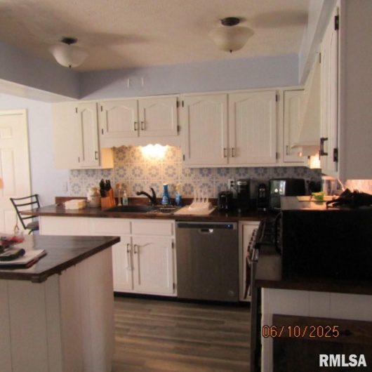 632 PERSHING Street, Energy, Illinois 62933, 4 Bedrooms Bedrooms, 0 ,2 BathroomsBathrooms,Residential,For Sale,PERSHING,0,RMAEB458348