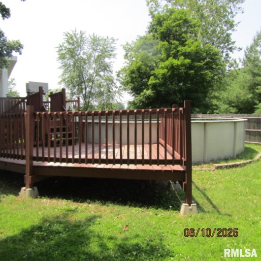 632 PERSHING Street, Energy, Illinois 62933, 4 Bedrooms Bedrooms, 0 ,2 BathroomsBathrooms,Residential,For Sale,PERSHING,0,RMAEB458348