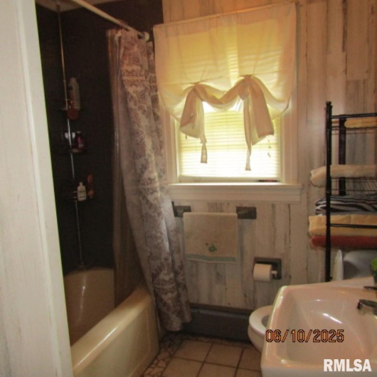 632 PERSHING Street, Energy, Illinois 62933, 4 Bedrooms Bedrooms, 0 ,2 BathroomsBathrooms,Residential,For Sale,PERSHING,0,RMAEB458348