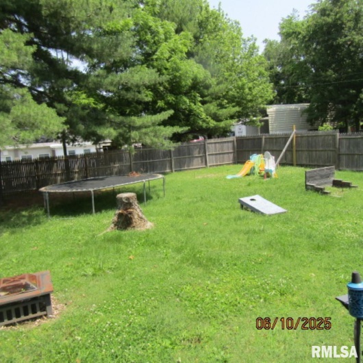 632 PERSHING Street, Energy, Illinois 62933, 4 Bedrooms Bedrooms, 0 ,2 BathroomsBathrooms,Residential,For Sale,PERSHING,0,RMAEB458348