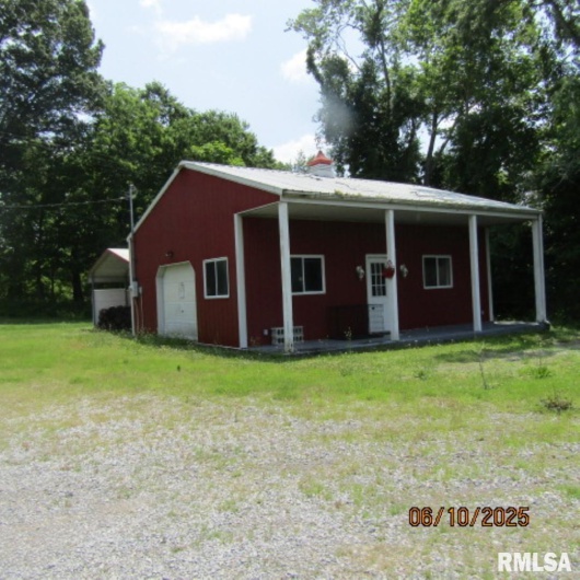 632 PERSHING Street, Energy, Illinois 62933, 4 Bedrooms Bedrooms, 0 ,2 BathroomsBathrooms,Residential,For Sale,PERSHING,0,RMAEB458348