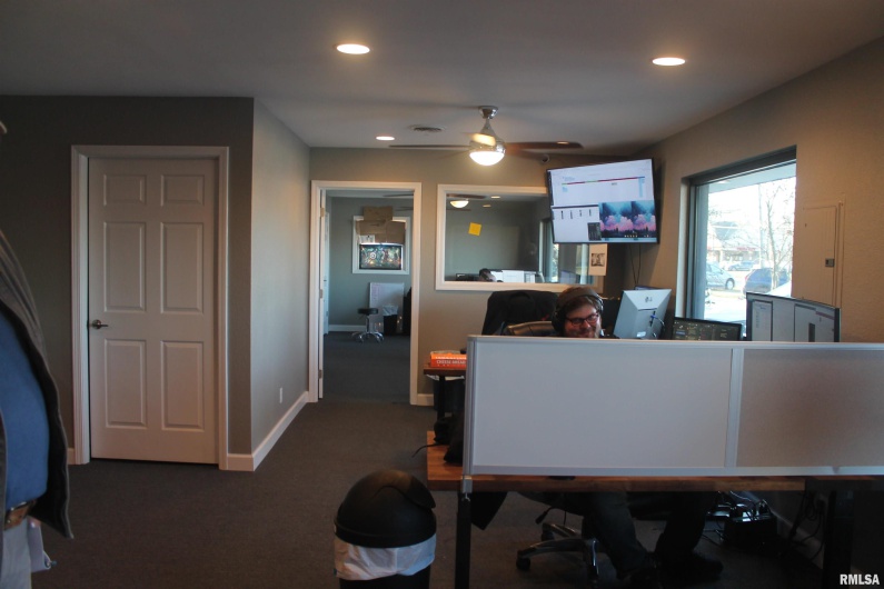 608 EASTGATE Drive, Carbondale, Illinois 62901, 0 , 0 ,0,Commercial Sale,For Sale,EASTGATE,0,RMAEB458357