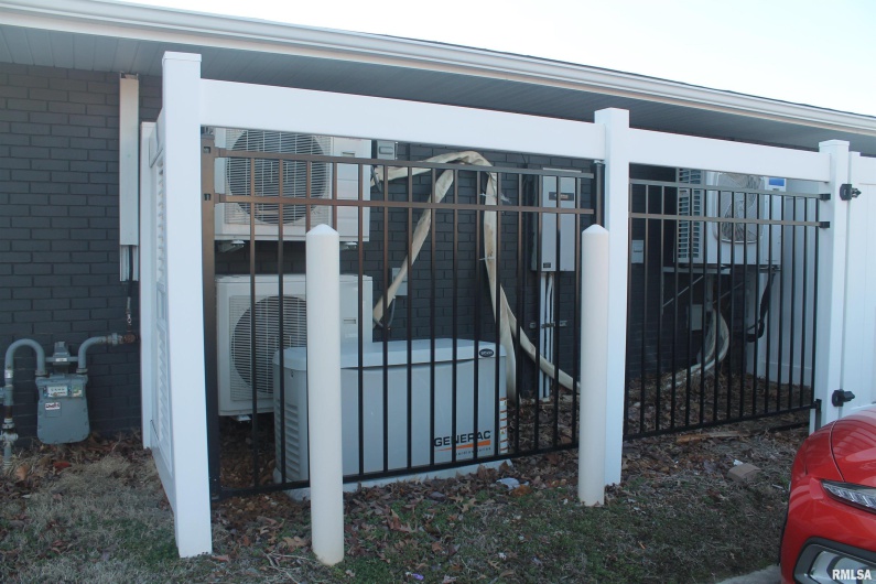 608 EASTGATE Drive, Carbondale, Illinois 62901, 0 , 0 ,0,Commercial Sale,For Sale,EASTGATE,0,RMAEB458357