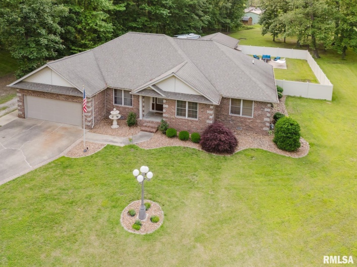 407 MARGARET Drive, Herrin, Illinois 62948, 4 Bedrooms Bedrooms, 0 ,2 BathroomsBathrooms,Residential,For Sale,MARGARET,0,RMAEB458362