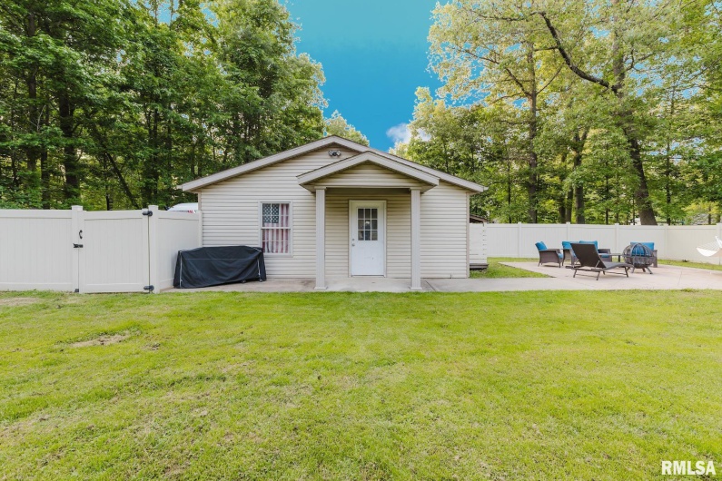 407 MARGARET Drive, Herrin, Illinois 62948, 4 Bedrooms Bedrooms, 0 ,2 BathroomsBathrooms,Residential,For Sale,MARGARET,0,RMAEB458362