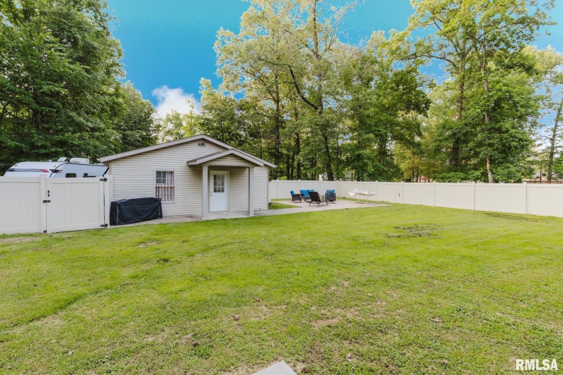 407 MARGARET Drive, Herrin, Illinois 62948, 4 Bedrooms Bedrooms, 0 ,2 BathroomsBathrooms,Residential,For Sale,MARGARET,0,RMAEB458362