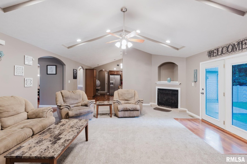 407 MARGARET Drive, Herrin, Illinois 62948, 4 Bedrooms Bedrooms, 0 ,2 BathroomsBathrooms,Residential,For Sale,MARGARET,0,RMAEB458362