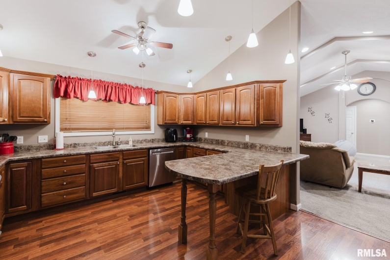 407 MARGARET Drive, Herrin, Illinois 62948, 4 Bedrooms Bedrooms, 0 ,2 BathroomsBathrooms,Residential,For Sale,MARGARET,0,RMAEB458362