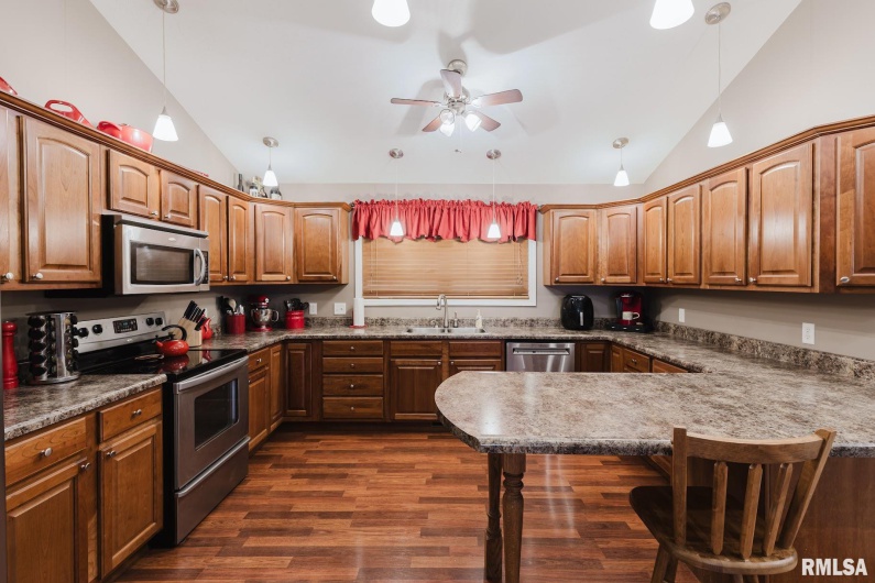 407 MARGARET Drive, Herrin, Illinois 62948, 4 Bedrooms Bedrooms, 0 ,2 BathroomsBathrooms,Residential,For Sale,MARGARET,0,RMAEB458362