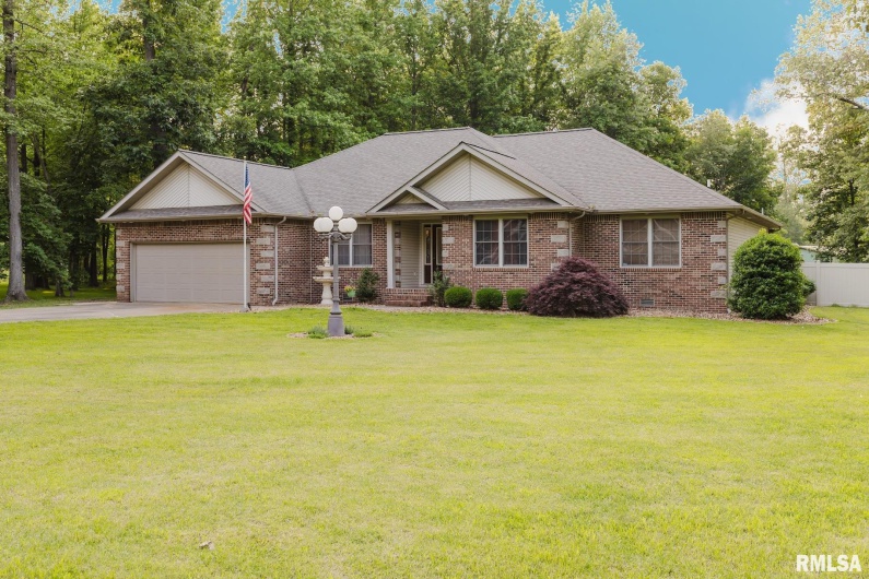 407 MARGARET Drive, Herrin, Illinois 62948, 4 Bedrooms Bedrooms, 0 ,2 BathroomsBathrooms,Residential,For Sale,MARGARET,0,RMAEB458362