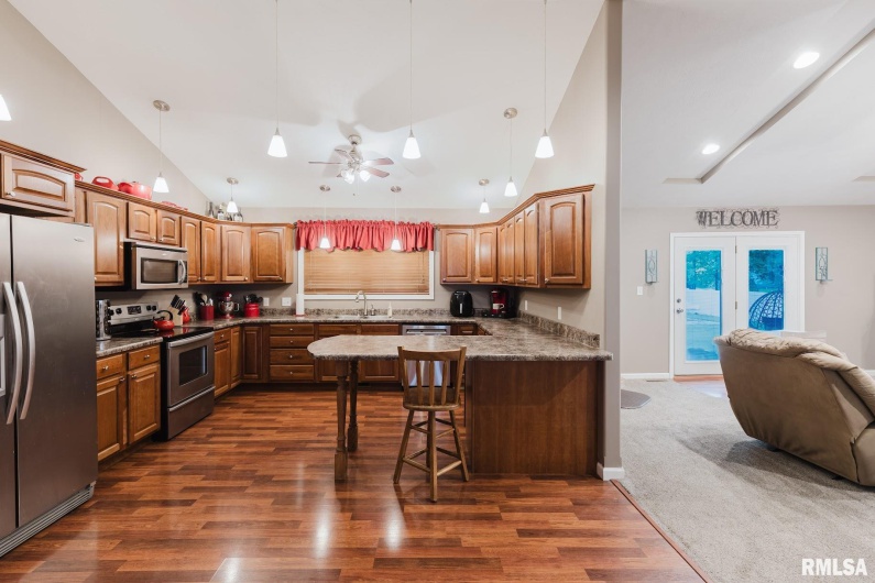 407 MARGARET Drive, Herrin, Illinois 62948, 4 Bedrooms Bedrooms, 0 ,2 BathroomsBathrooms,Residential,For Sale,MARGARET,0,RMAEB458362