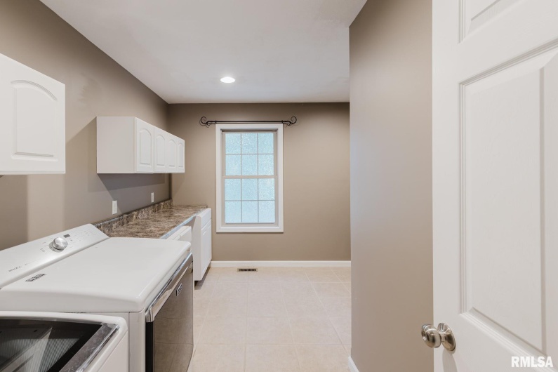 407 MARGARET Drive, Herrin, Illinois 62948, 4 Bedrooms Bedrooms, 0 ,2 BathroomsBathrooms,Residential,For Sale,MARGARET,0,RMAEB458362