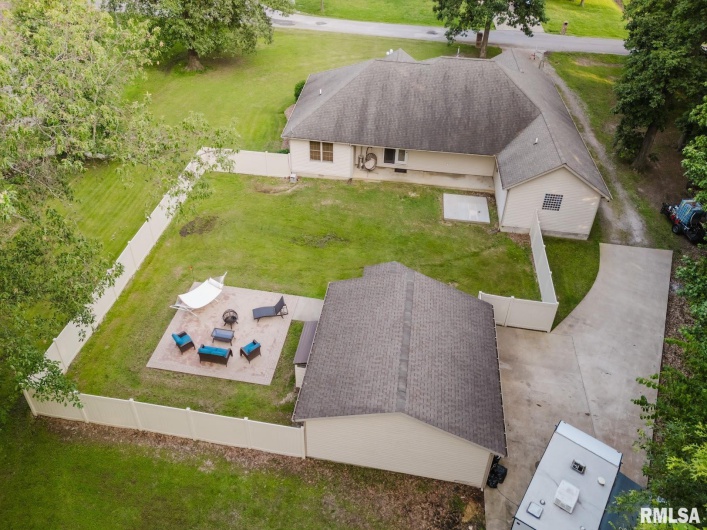 407 MARGARET Drive, Herrin, Illinois 62948, 4 Bedrooms Bedrooms, 0 ,2 BathroomsBathrooms,Residential,For Sale,MARGARET,0,RMAEB458362