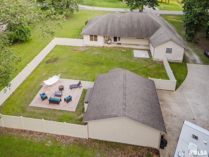 407 MARGARET Drive, Herrin, Illinois 62948, 4 Bedrooms Bedrooms, 0 ,2 BathroomsBathrooms,Residential,For Sale,MARGARET,0,RMAEB458362