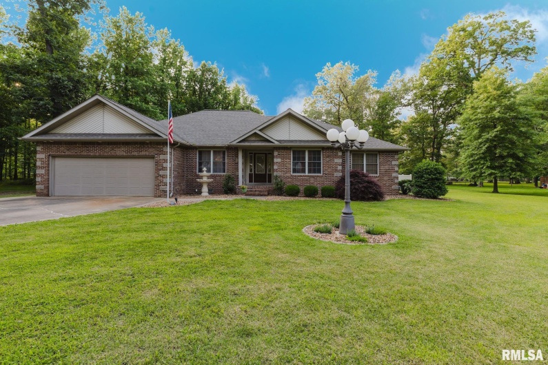 407 MARGARET Drive, Herrin, Illinois 62948, 4 Bedrooms Bedrooms, 0 ,2 BathroomsBathrooms,Residential,For Sale,MARGARET,0,RMAEB458362