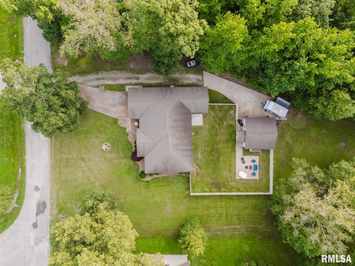 407 MARGARET Drive, Herrin, Illinois 62948, 4 Bedrooms Bedrooms, 0 ,2 BathroomsBathrooms,Residential,For Sale,MARGARET,0,RMAEB458362