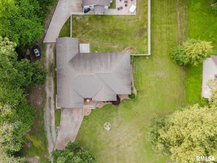 407 MARGARET Drive, Herrin, Illinois 62948, 4 Bedrooms Bedrooms, 0 ,2 BathroomsBathrooms,Residential,For Sale,MARGARET,0,RMAEB458362