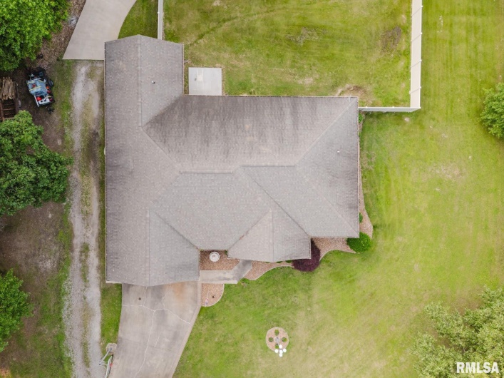 407 MARGARET Drive, Herrin, Illinois 62948, 4 Bedrooms Bedrooms, 0 ,2 BathroomsBathrooms,Residential,For Sale,MARGARET,0,RMAEB458362