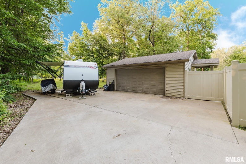 407 MARGARET Drive, Herrin, Illinois 62948, 4 Bedrooms Bedrooms, 0 ,2 BathroomsBathrooms,Residential,For Sale,MARGARET,0,RMAEB458362