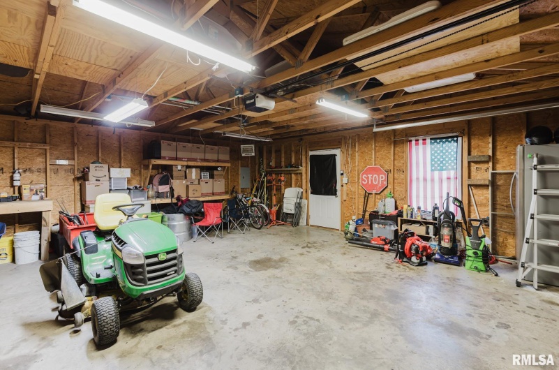 407 MARGARET Drive, Herrin, Illinois 62948, 4 Bedrooms Bedrooms, 0 ,2 BathroomsBathrooms,Residential,For Sale,MARGARET,0,RMAEB458362