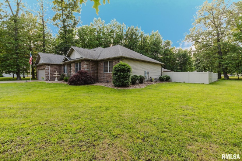 407 MARGARET Drive, Herrin, Illinois 62948, 4 Bedrooms Bedrooms, 0 ,2 BathroomsBathrooms,Residential,For Sale,MARGARET,0,RMAEB458362