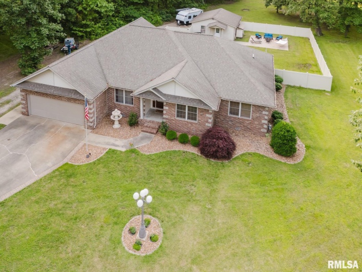 407 MARGARET Drive, Herrin, Illinois 62948, 4 Bedrooms Bedrooms, 0 ,2 BathroomsBathrooms,Residential,For Sale,MARGARET,0,RMAEB458362