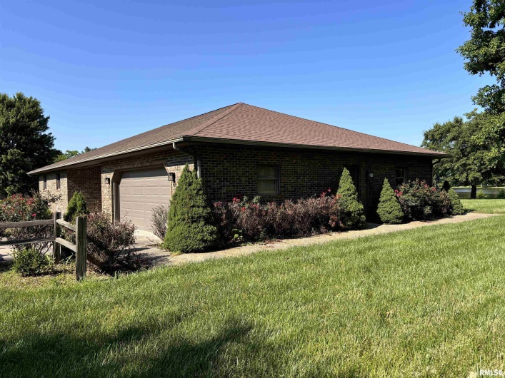 3826 FAWN Drive, Marion, Illinois 62959, 3 Bedrooms Bedrooms, 0 ,2 BathroomsBathrooms,Residential,For Sale,FAWN,0,RMAEB458363