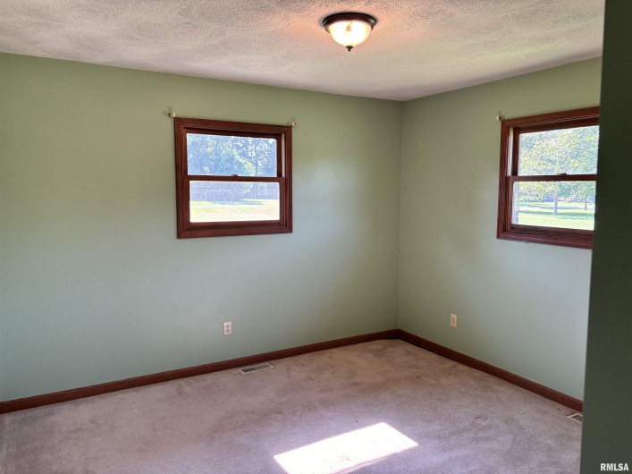 3826 FAWN Drive, Marion, Illinois 62959, 3 Bedrooms Bedrooms, 0 ,2 BathroomsBathrooms,Residential,For Sale,FAWN,0,RMAEB458363