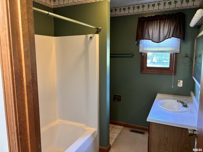 3826 FAWN Drive, Marion, Illinois 62959, 3 Bedrooms Bedrooms, 0 ,2 BathroomsBathrooms,Residential,For Sale,FAWN,0,RMAEB458363