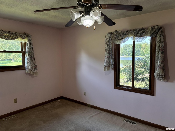 3826 FAWN Drive, Marion, Illinois 62959, 3 Bedrooms Bedrooms, 0 ,2 BathroomsBathrooms,Residential,For Sale,FAWN,0,RMAEB458363