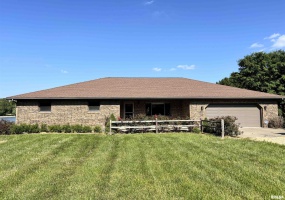 3826 FAWN Drive, Marion, Illinois 62959, 3 Bedrooms Bedrooms, 0 ,2 BathroomsBathrooms,Residential,For Sale,FAWN,0,RMAEB458363