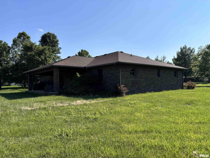 3826 FAWN Drive, Marion, Illinois 62959, 3 Bedrooms Bedrooms, 0 ,2 BathroomsBathrooms,Residential,For Sale,FAWN,0,RMAEB458363