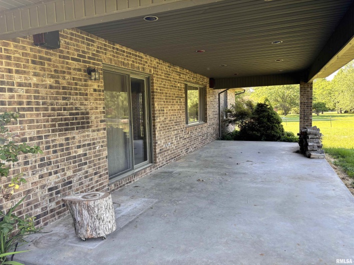 3826 FAWN Drive, Marion, Illinois 62959, 3 Bedrooms Bedrooms, 0 ,2 BathroomsBathrooms,Residential,For Sale,FAWN,0,RMAEB458363