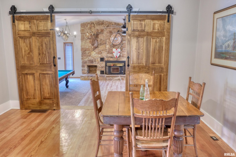 2036 SPRUCE Street, Murphysboro, Illinois 62966, 3 Bedrooms Bedrooms, 0 ,2 BathroomsBathrooms,Residential,For Sale,SPRUCE,0,RMAEB458367