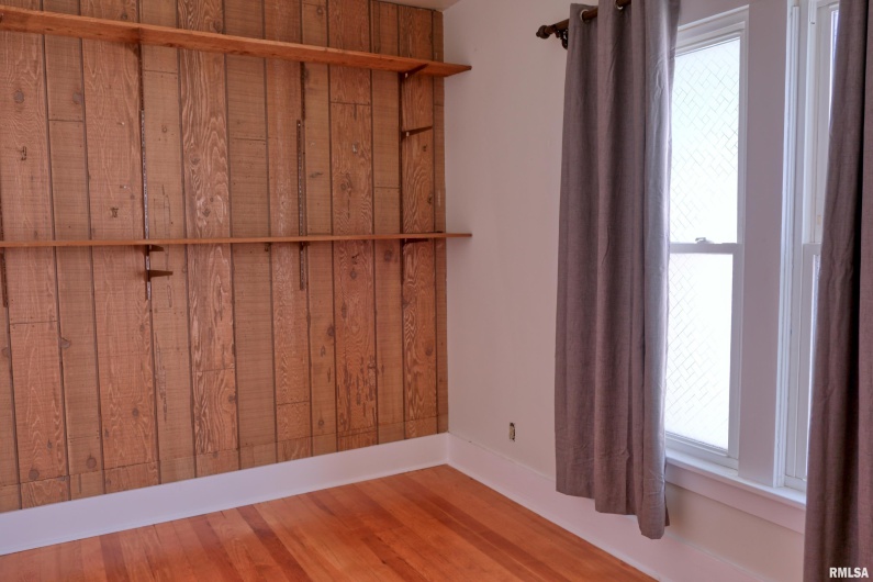 2036 SPRUCE Street, Murphysboro, Illinois 62966, 3 Bedrooms Bedrooms, 0 ,2 BathroomsBathrooms,Residential,For Sale,SPRUCE,0,RMAEB458367