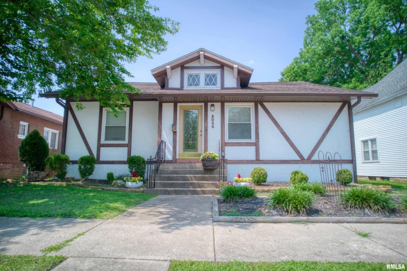 2036 SPRUCE Street, Murphysboro, Illinois 62966, 3 Bedrooms Bedrooms, 0 ,2 BathroomsBathrooms,Residential,For Sale,SPRUCE,0,RMAEB458367