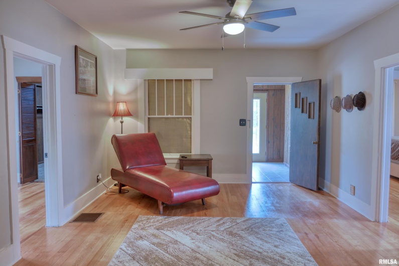 2036 SPRUCE Street, Murphysboro, Illinois 62966, 3 Bedrooms Bedrooms, 0 ,2 BathroomsBathrooms,Residential,For Sale,SPRUCE,0,RMAEB458367