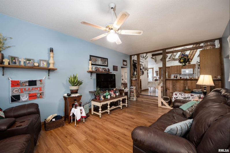 204 Bracey Street, Marion, Illinois 62959, 3 Bedrooms Bedrooms, 0 ,1 BathroomBathrooms,Residential,For Sale,Bracey,0,RMAQC4264243