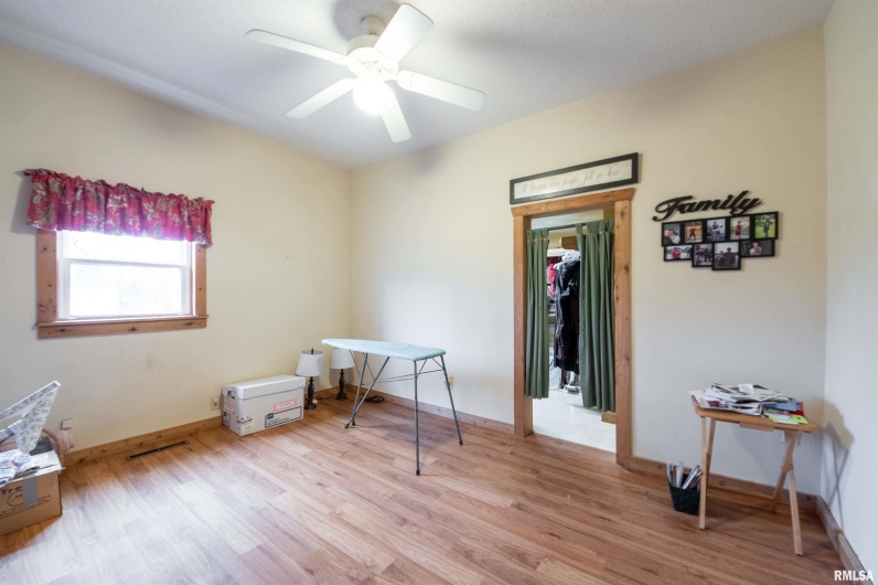 204 Bracey Street, Marion, Illinois 62959, 3 Bedrooms Bedrooms, 0 ,1 BathroomBathrooms,Residential,For Sale,Bracey,0,RMAQC4264243