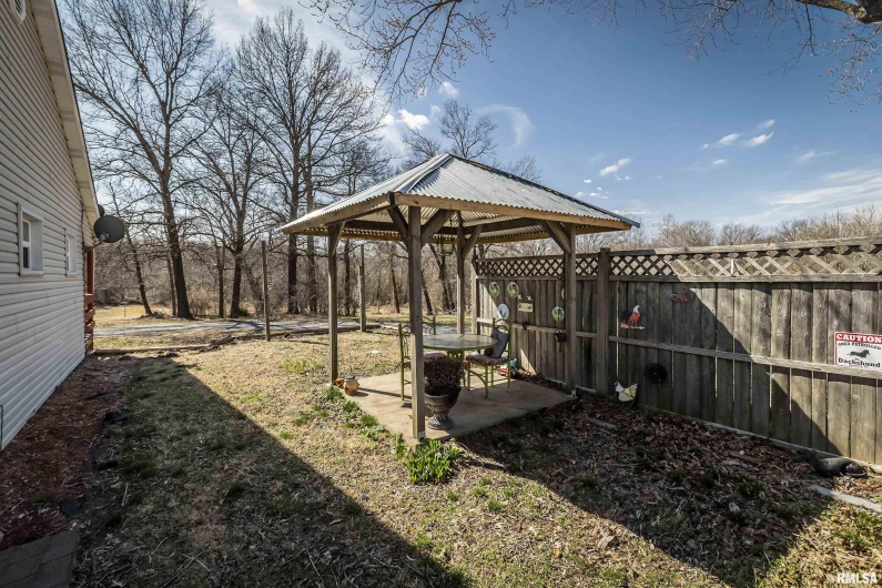 204 Bracey Street, Marion, Illinois 62959, 3 Bedrooms Bedrooms, 0 ,1 BathroomBathrooms,Residential,For Sale,Bracey,0,RMAQC4264243