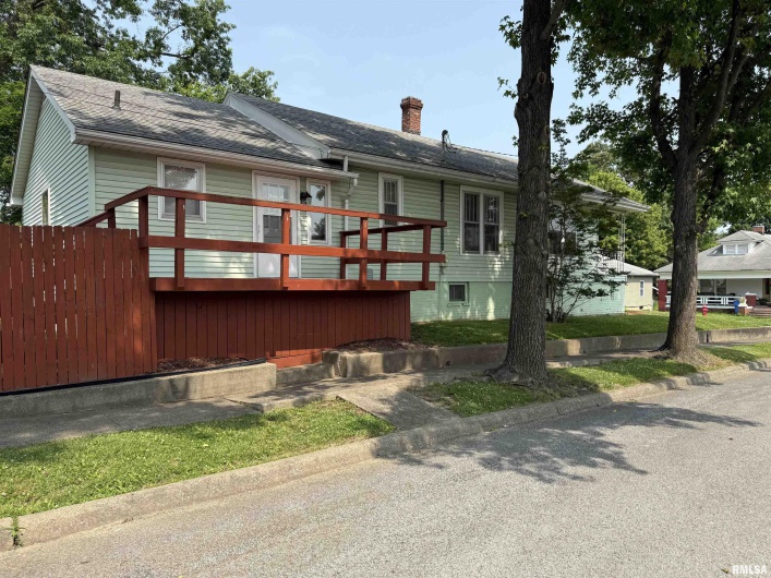 201 PARK Street, Harrisburg, Illinois 62946, 3 Bedrooms Bedrooms, 0 ,2 BathroomsBathrooms,Residential,For Sale,PARK,0,RMAEB458375