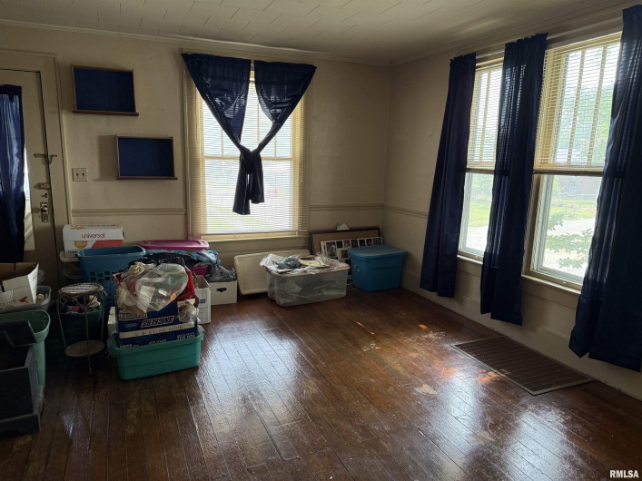 201 PARK Street, Harrisburg, Illinois 62946, 3 Bedrooms Bedrooms, 0 ,2 BathroomsBathrooms,Residential,For Sale,PARK,0,RMAEB458375