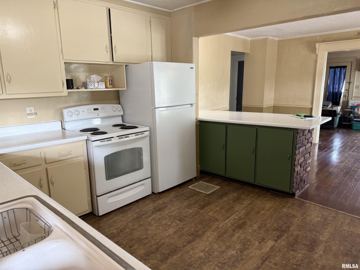 201 PARK Street, Harrisburg, Illinois 62946, 3 Bedrooms Bedrooms, 0 ,2 BathroomsBathrooms,Residential,For Sale,PARK,0,RMAEB458375