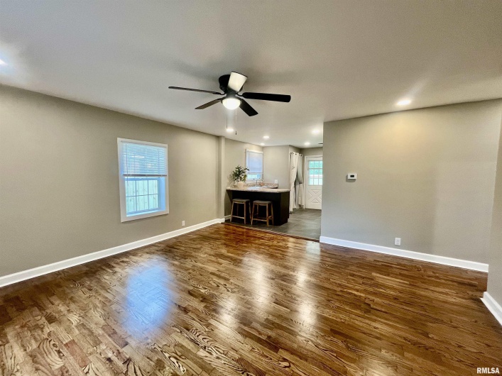 314 12TH Street, Metropolis, Illinois 62960, 3 Bedrooms Bedrooms, 0 ,2 BathroomsBathrooms,Residential,For Sale,12TH,0,RMAEB458376