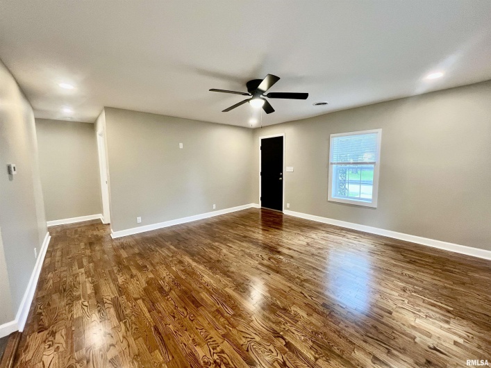 314 12TH Street, Metropolis, Illinois 62960, 3 Bedrooms Bedrooms, 0 ,2 BathroomsBathrooms,Residential,For Sale,12TH,0,RMAEB458376