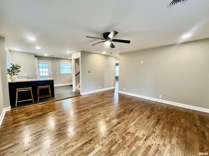 314 12TH Street, Metropolis, Illinois 62960, 3 Bedrooms Bedrooms, 0 ,2 BathroomsBathrooms,Residential,For Sale,12TH,0,RMAEB458376