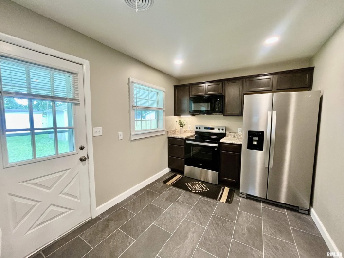 314 12TH Street, Metropolis, Illinois 62960, 3 Bedrooms Bedrooms, 0 ,2 BathroomsBathrooms,Residential,For Sale,12TH,0,RMAEB458376