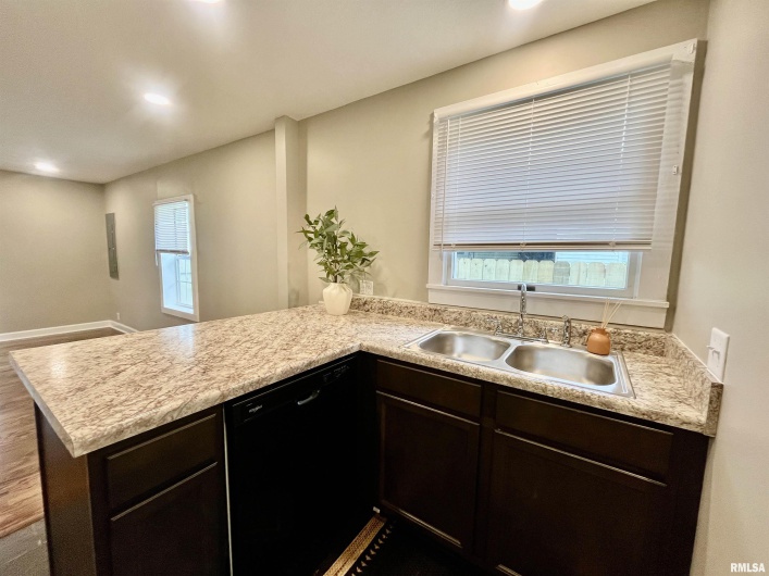 314 12TH Street, Metropolis, Illinois 62960, 3 Bedrooms Bedrooms, 0 ,2 BathroomsBathrooms,Residential,For Sale,12TH,0,RMAEB458376