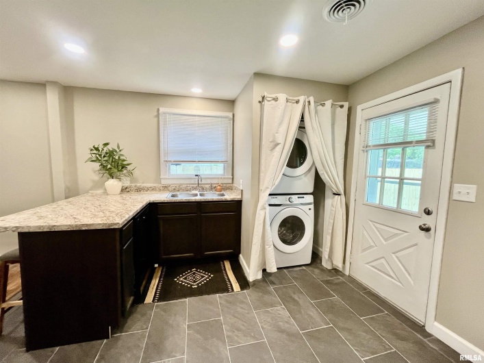 314 12TH Street, Metropolis, Illinois 62960, 3 Bedrooms Bedrooms, 0 ,2 BathroomsBathrooms,Residential,For Sale,12TH,0,RMAEB458376