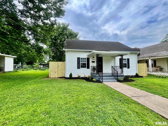 314 12TH Street, Metropolis, Illinois 62960, 3 Bedrooms Bedrooms, 0 ,2 BathroomsBathrooms,Residential,For Sale,12TH,0,RMAEB458376